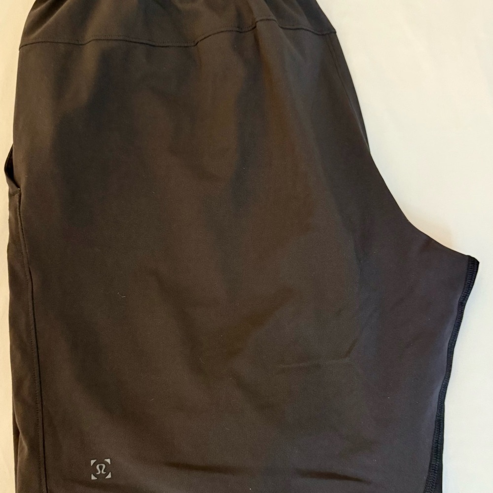 Lululemon Men’s T.H.E. Short 9” – Black – Lined – Size Medium